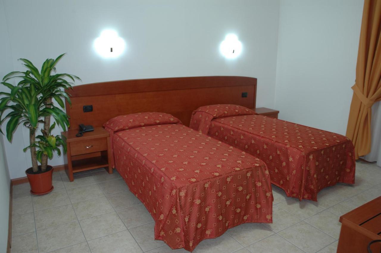 Real Asturias Hotel Аккуаппеза Номер фото